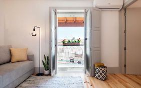 Lovelystay - Sun Loft W/ Balcony