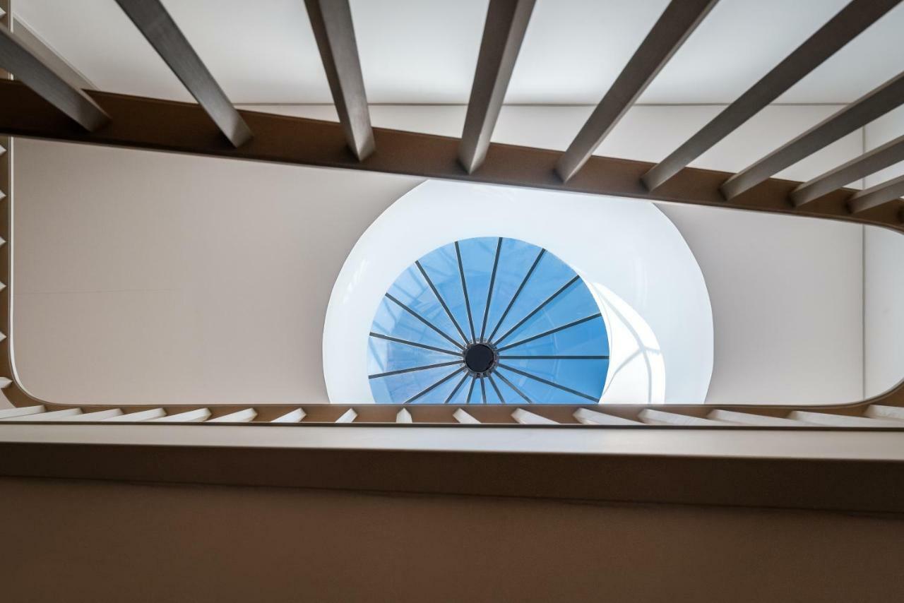 Lovelystay - Sun Loft W/ Balcony Porto Exterior photo